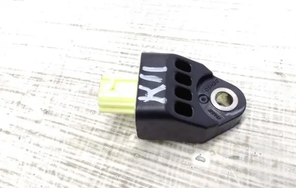 Lexus CT 200H Airbag deployment crash/impact sensor 8983121010