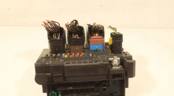 Citroen C4 II Picasso Fuse box set 9674917380