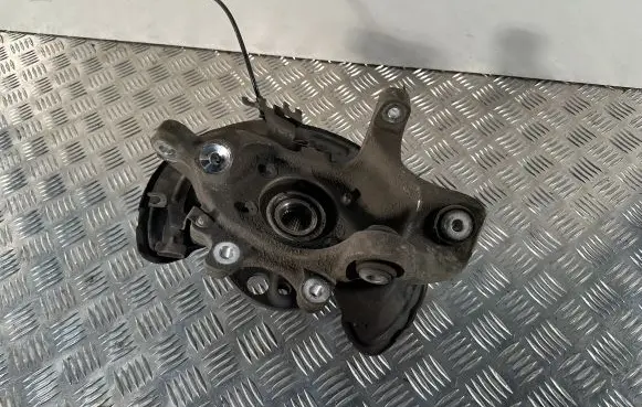Mercedes-Benz E W213 Rear wheel hub
