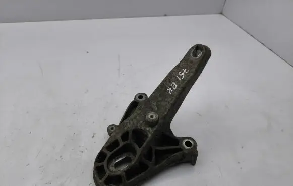 Mini Cooper Countryman R60 Engine mounting bracket