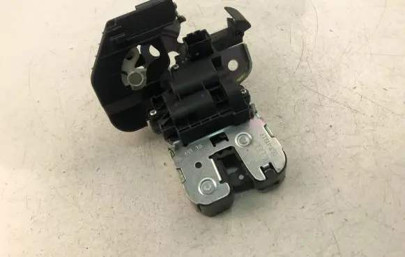 Audi A1 Tailgate/trunk/boot lock/catch/latch 8R0827505A