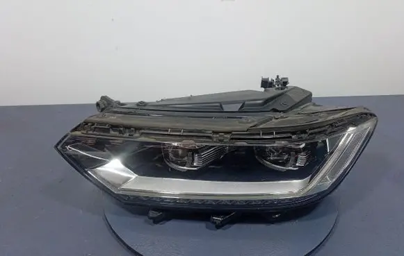 Volkswagen PASSAT CC Headlight/headlamp 3G1941081C