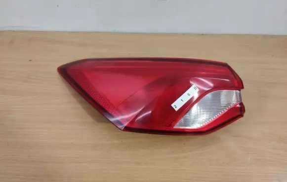 Ford Focus Rear/tail lights JX7B13405AE