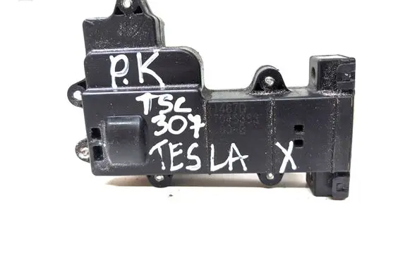 Tesla Model X Other control units/modules 104535300B
