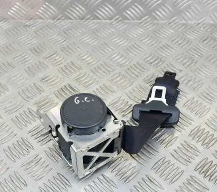 Middle seatbelt (rear)