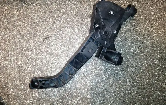 Hyundai i40 Accelerator throttle pedal 327263Z000