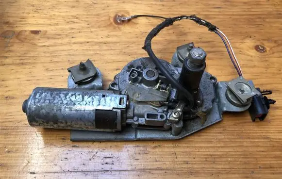 Ford Mondeo MK I Rear window wiper motor 93BG17K441
