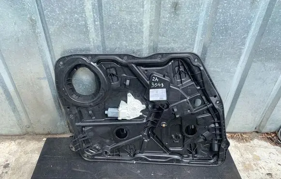 Mercedes-Benz GLS X166 Front door electric window regulator A1668202002