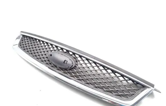 Ford Focus Front bumper upper radiator grill 4M51-8200-DE 4M51-8C436-BC