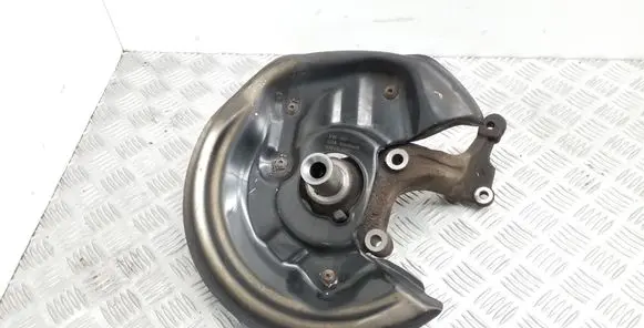 Rear wheel hub