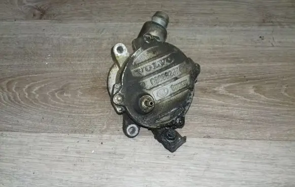 Volvo XC70 Vacuum pump 08699237