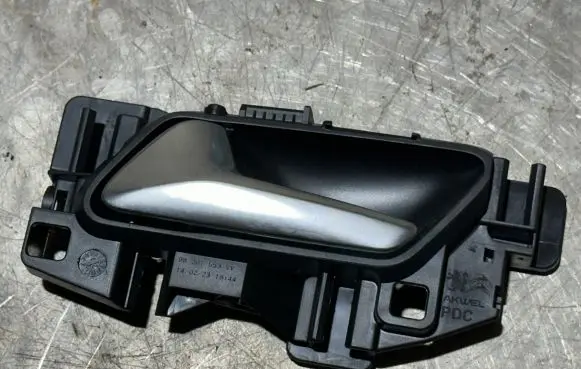 Citroen C4 III e-C4 Front door interior handle 98201553VV