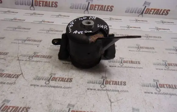 Toyota Avensis T250 Engine mount bracket