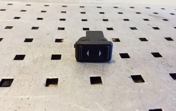 Ford Kuga I Electric window control switch 7M5T145529