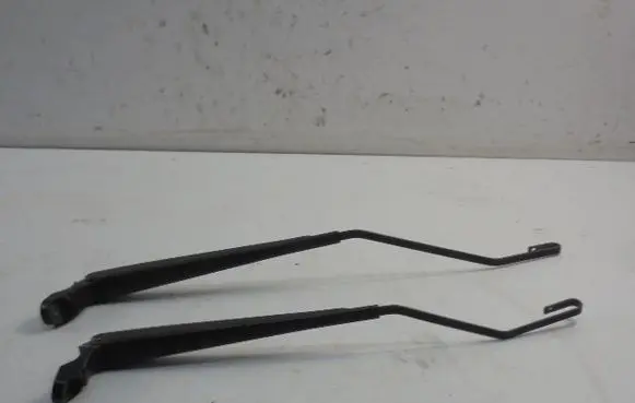 Mercedes-Benz 306 Front wiper blade arm 
