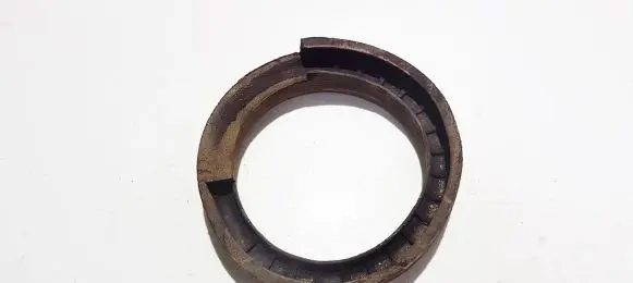 Volvo V70 Front coil spring rubber mount 9157503