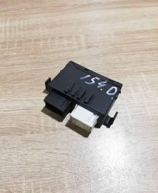 BMW 3 E46 Wing mirror control module 6916054