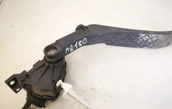 Volkswagen Touareg I Accelerator throttle pedal 7l6723507 6pv007770-24