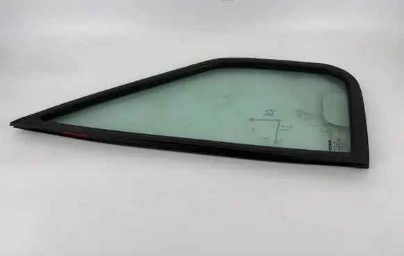 Iveco Daily 4th gen Front triangle window/glass 7700351235 43R00048