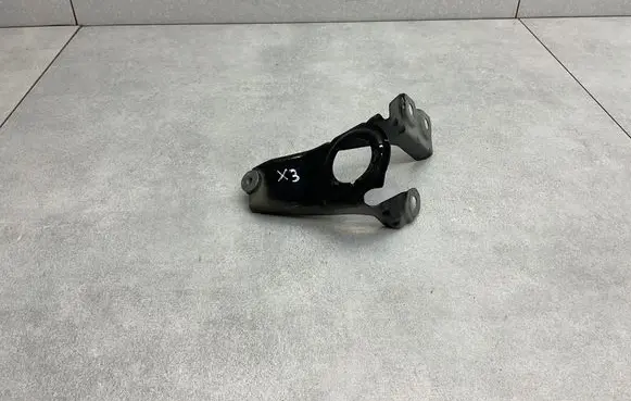 BMW X3M F97 Fender mounting bracket 7397513