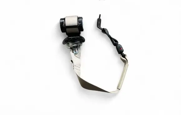 Middle seatbelt (rear)