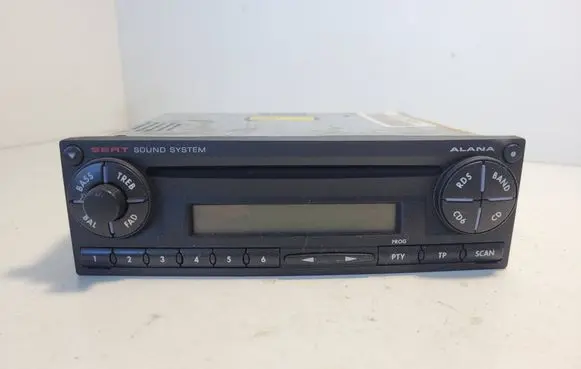 Seat Ibiza II (6k) Radio/CD/DVD/GPS head unit 6L0035156 91842881 SEZ2Z9C2500658