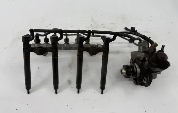 SsangYong Tivoli Fuel injector A6730170021 28597380 A6730700001