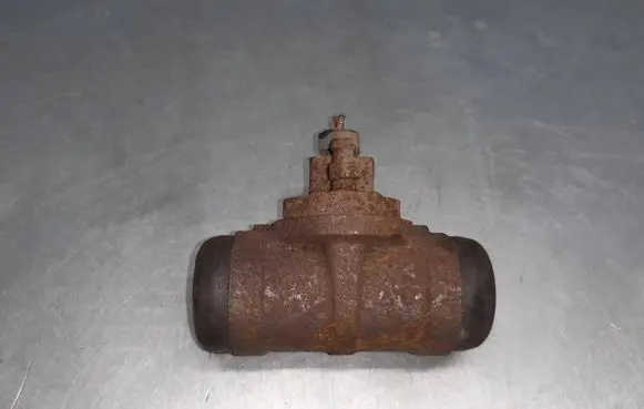 Ford Transit Rear brake cylinder 1809925