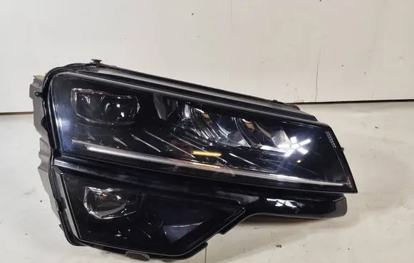 Skoda Karoq Headlight/headlamp 57B941016F 00205176 0002010401