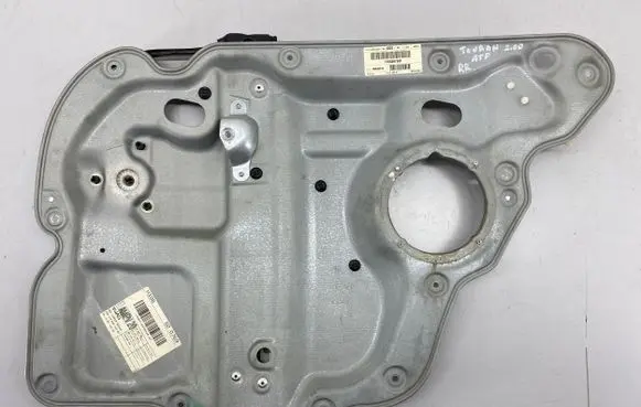 Volkswagen Touran I Rear door window regulator with motor 1T0839756
