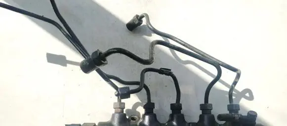 Toyota Avensis Verso Fuel main line pipe