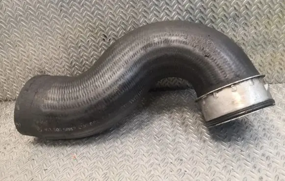 Mercedes-Benz ML W163 Intercooler hose/pipe 1635016082