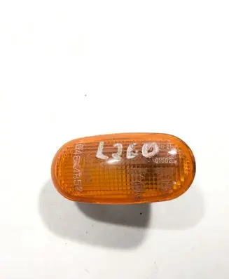 Mitsubishi L200 Front fender indicator light 0464852 E2015025