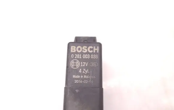Volkswagen Crafter Glow plug pre-heat relay 0281003038 20160219