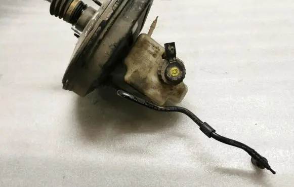 Volkswagen Caddy Brake booster 1T1614105AC