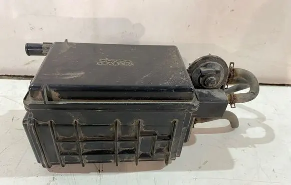 Active carbon filter fuel vapour canister