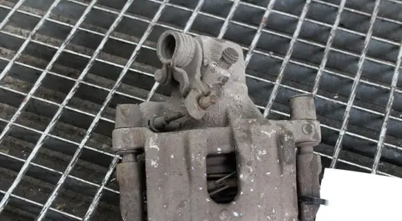 Ford Kuga II Rear brake caliper