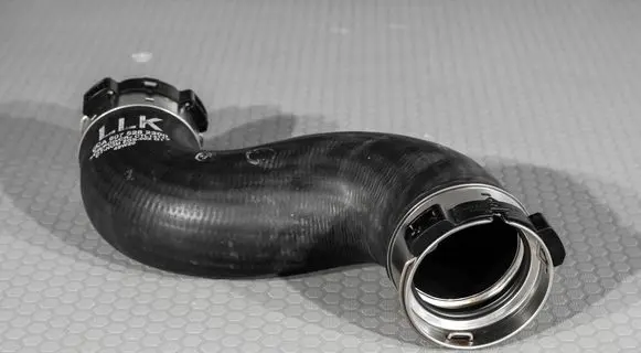 Intercooler hose/pipe