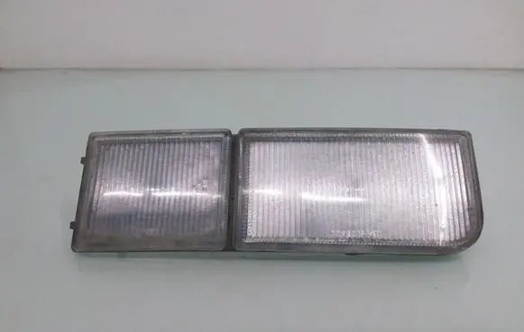 Volkswagen PASSAT B4 Front reflector 125083B