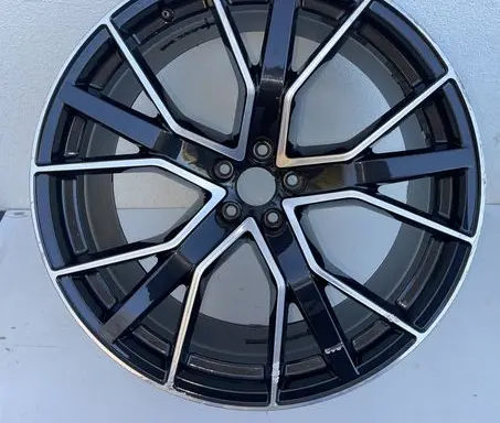 Audi Q8 R22 alloy rim 4M8601025Q