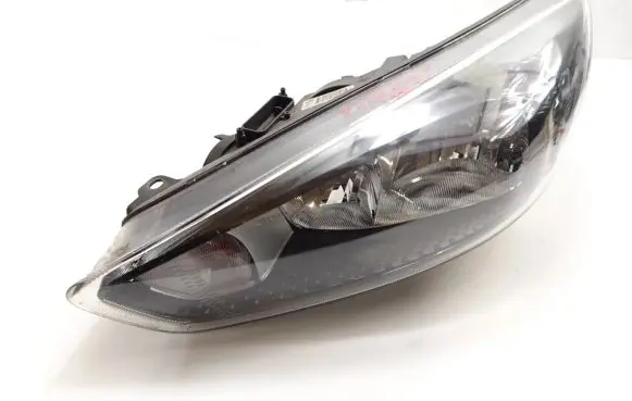 Ford Focus Headlight/headlamp