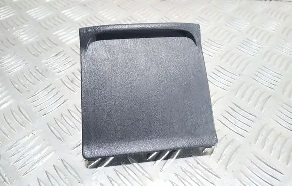 Toyota RAV 4 (XA20) Fuse box cover