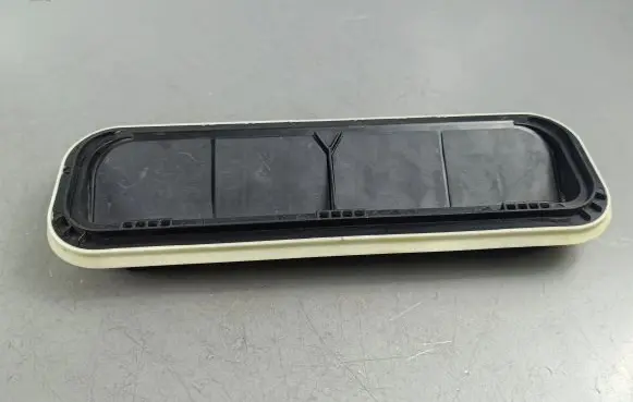 KIA EV6 Quarter panel pressure vent 