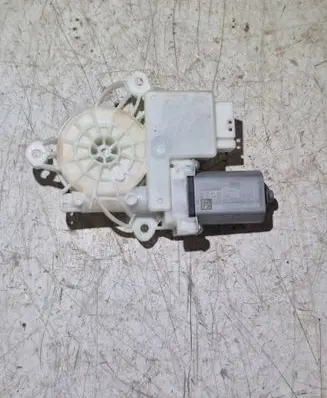 BMW X6M G06 F96 Front door window regulator motor 9450069 C92036105