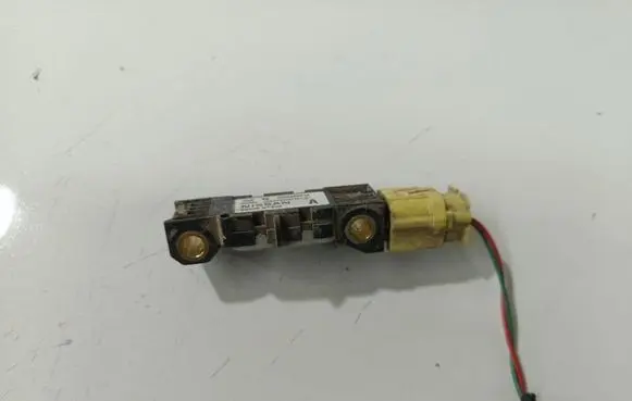 Nissan Primera Airbag deployment crash/impact sensor 0285003019
