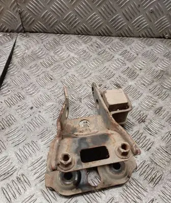 Toyota Prius (XW20) Gearbox mounting bracket