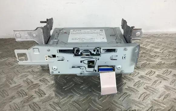Lexus UX Radio/CD/DVD/GPS head unit 86176F30 CVH9288