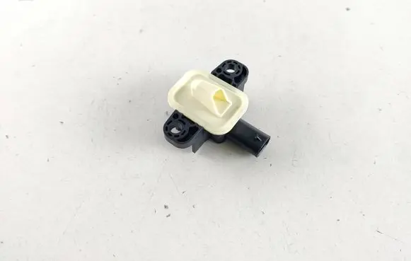 Mercedes-Benz Vito Viano W447 Airbag deployment crash/impact sensor A1668210351 56054084AA