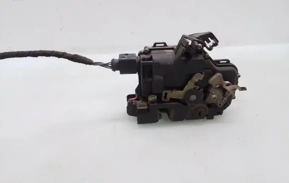 Seat Toledo II (1M) Rear door lock