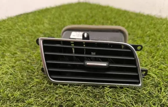 Audi A8 S8 D4 4H Dashboard side air vent grill/cover trim 4H1820902A 4H1820902B